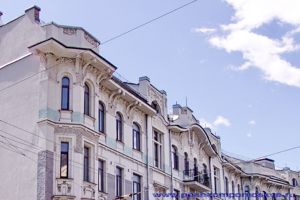 Дом со скульптурами на яузском бульваре покровские ворота