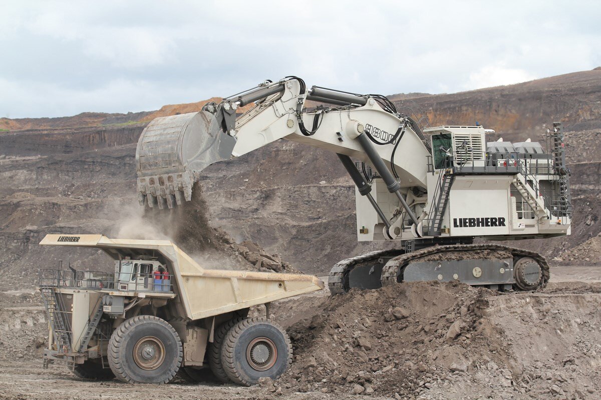 Модели карьер. Liebherr r 9800 Excavator. Экскаватор Liebherr r 9800. Liebherr r 9800. Liebherr 9800 экскаватор.