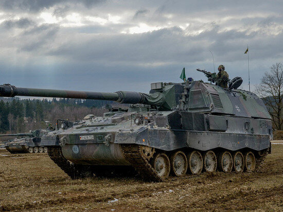     фото: гаубица Panzerhaubitze 2000. источник: википедия