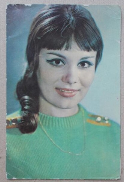 Советские открытки с изображением Валентины Малявиной и по сей день можно найти в продаже на аукционах.