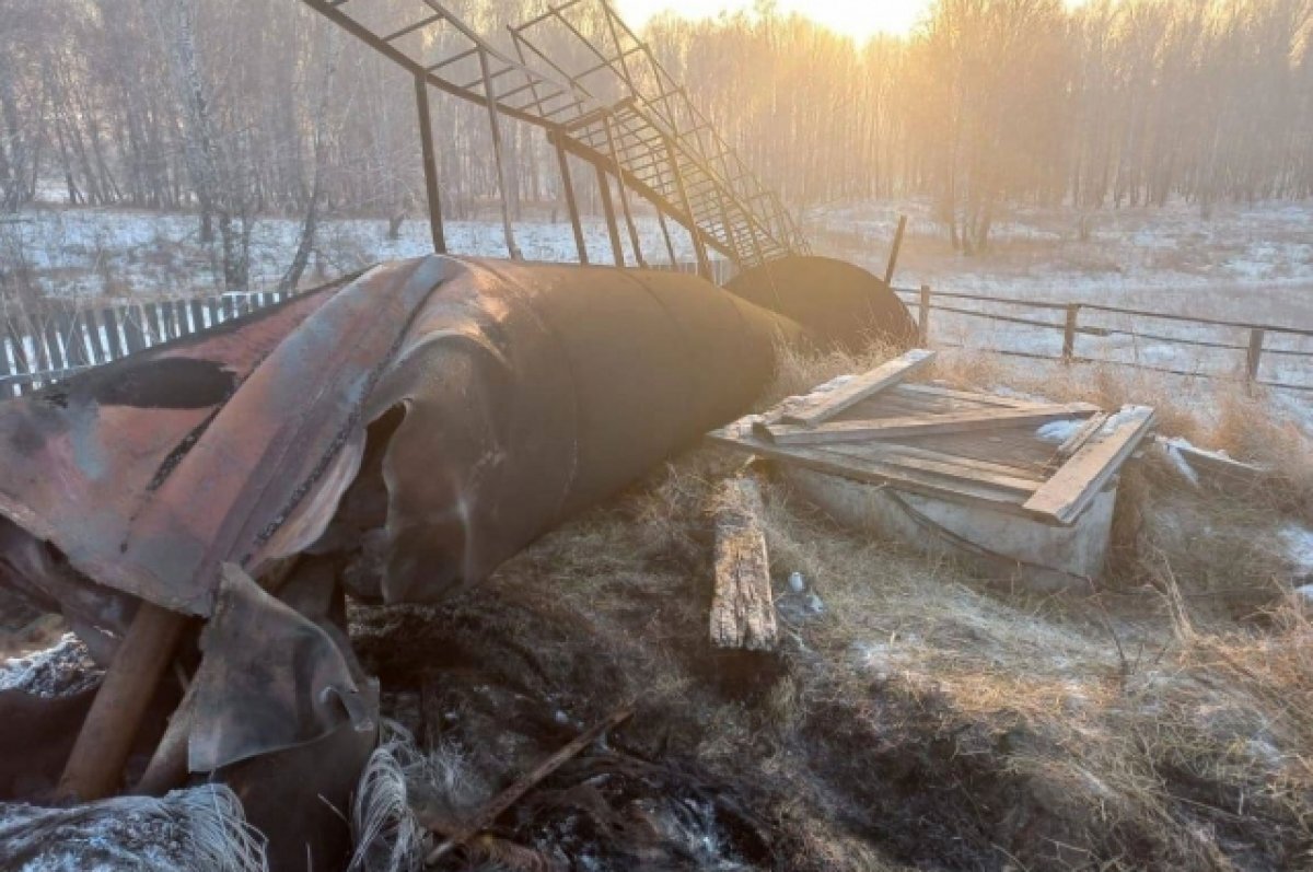    В селе Партизанское из-за обрушения водонапорной башни 19 домов остались без воды.