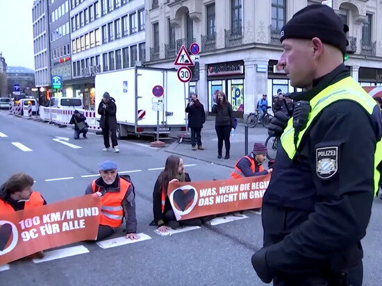     фото: очередная акция протеста движения в Мюнхене. кадр видео. источник: соцсети