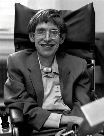 В инвалидной коляске, но ничуть не сдавшийся.