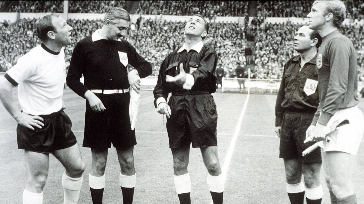 Последние секунды перед финалом / Фото: soccernostalgia.blogspot.com