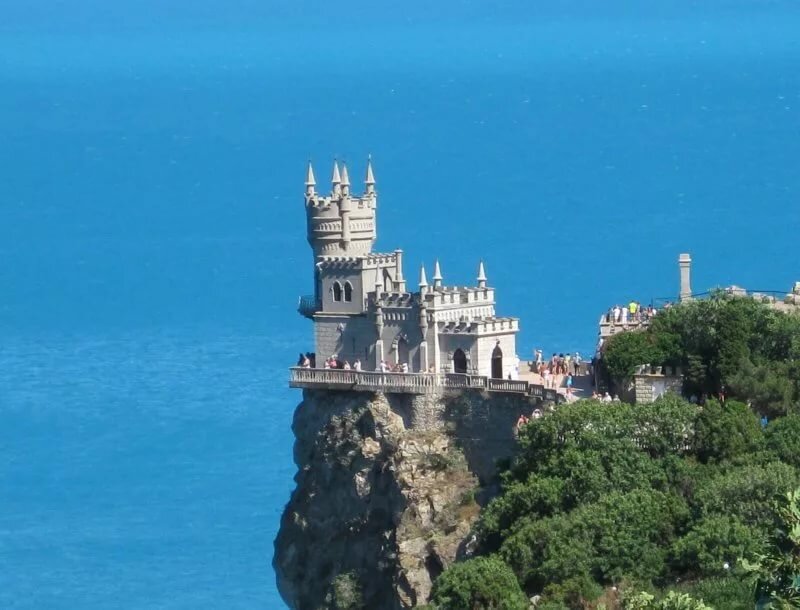 Ласточкино гнездо - визитная карточка Крыма. Фото взято из интернета в свободных для доступа источниках.