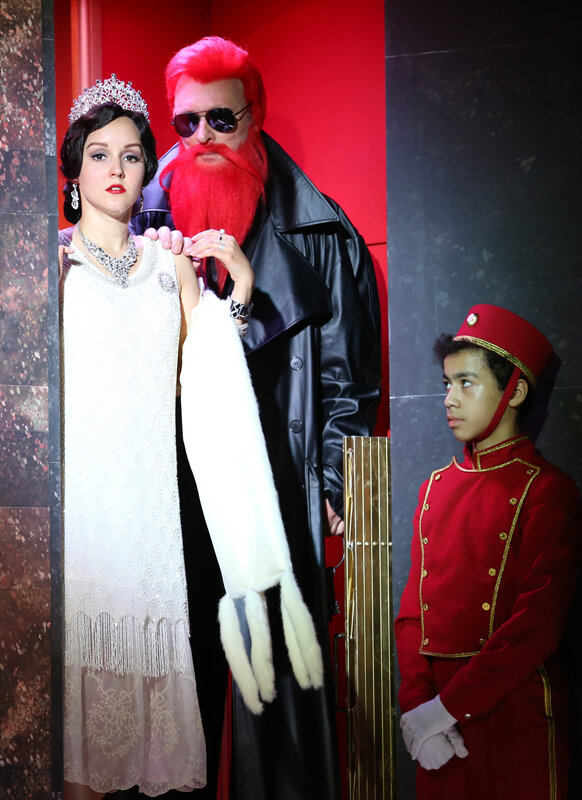 200-летие  Жака Оффенбаха ГАБТ отмечает с размахом. Большой подготовил целых две  премьеры: на Новой сцене показали балет Мориса Бежара «Парижское  веселье», а на Камерной (бывший Камерный театр Бориса Покровского) —  ​оперетту «Перикола» («Птички певчие»).