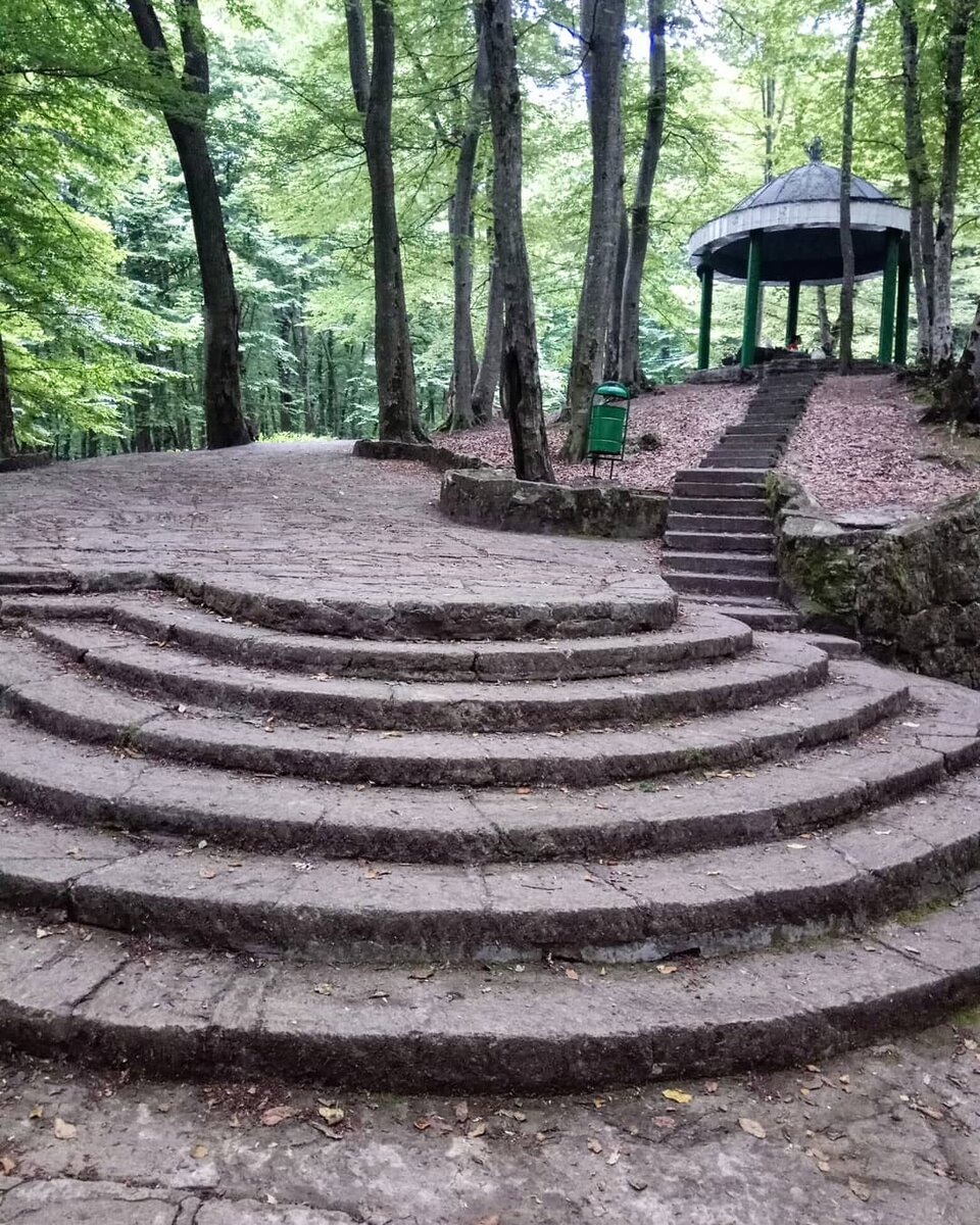 Холодные родники ставрополь фото. Холодные Родники город Ставрополь. Мемориальный комплекс холодный Родник Ставрополь. Холодные источники Ставрополь. Холодные Родники парк Победы Ставрополь.