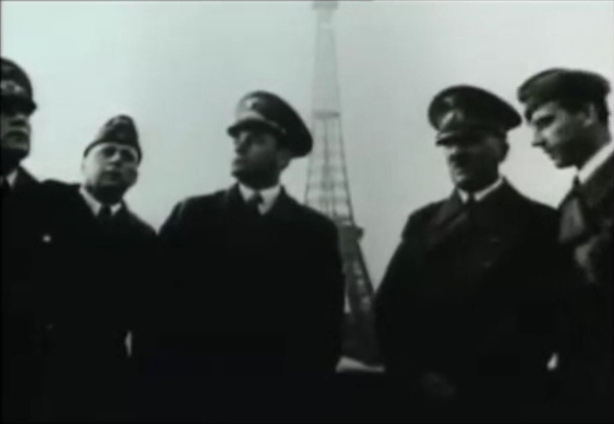 трофей не вызвал радости ( Париж 1940г )