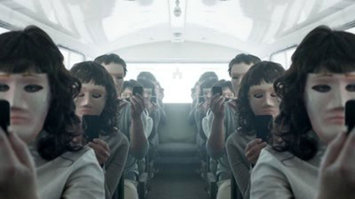 кадр из сериала Черное зеркало