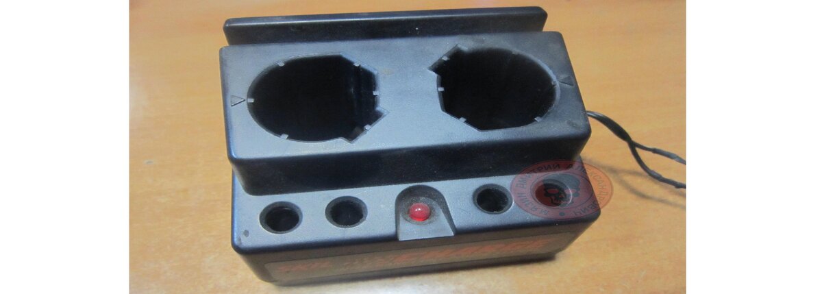 Фотография 1 - Зарядное устройство для электро-отвертки Skil 2136U1