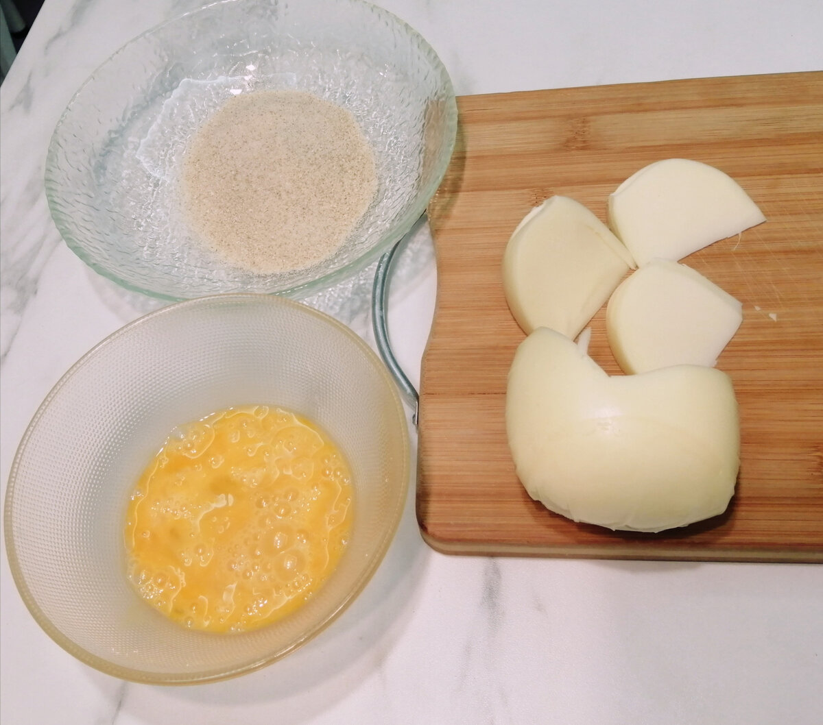 Жареный сулугуни. А вам в какой панировке нравится больше?