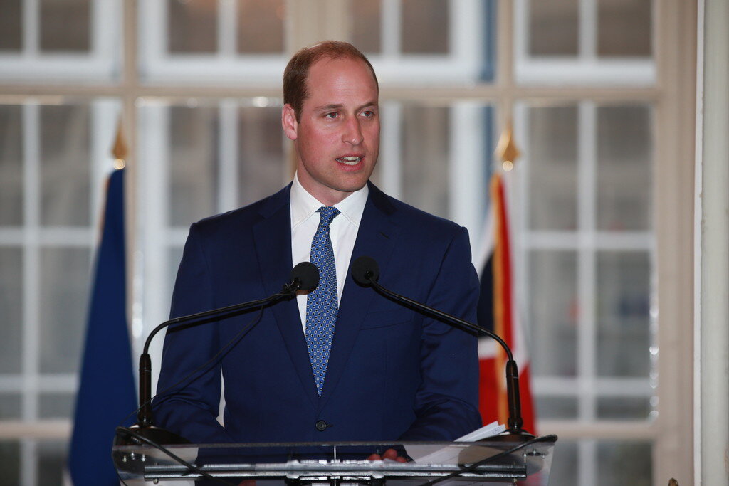 Принц Уильям (Вильгельм) Артур Фили́пп Луис (англ. Prince William Arthur Philip Louis of the United Kingdom, Duke of Cambridge; род. 21 июня 1982) — герцог Кембриджский, граф Стратернский и барон Каррикфергюс