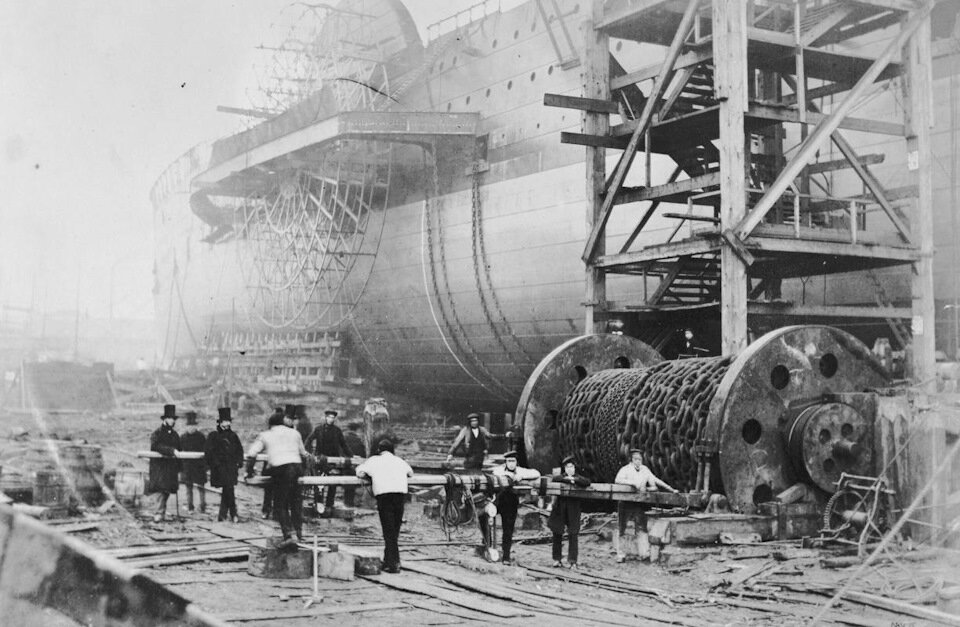 Строительство трансокеанического парохода "Грейт Истерн". Англия, 1850-е гг. Уже на этом фото хорошо видно, что для строительства подобных кораблей необходима мощная промышленность. Фото с сайта https://www.drive2.com/b/473084670133665984/