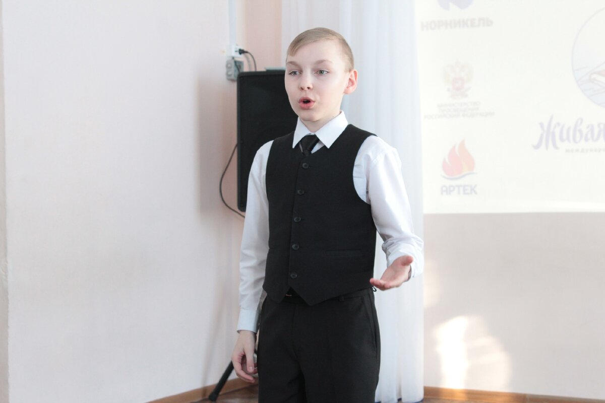Лазарь Чернецов