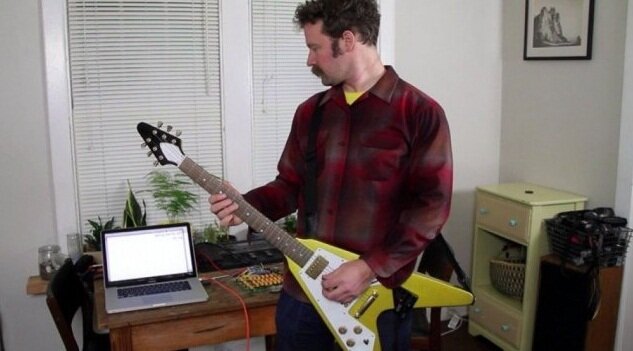 Дэвид Нивел тестриует свое изобретение. Фото взято из сервиса "Яндекс. Картинки".