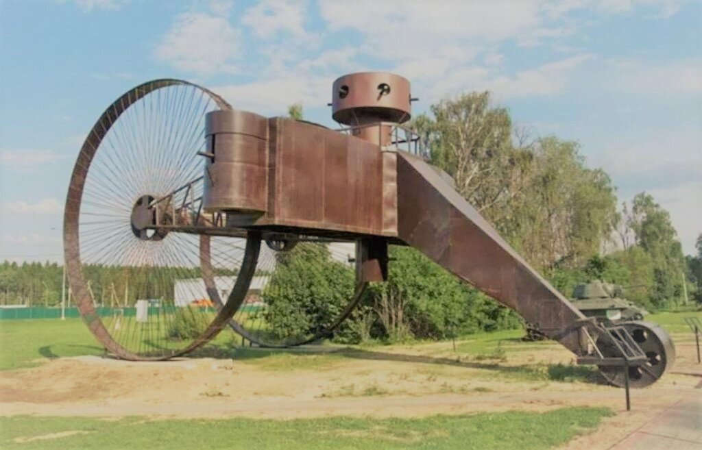  Из-за устрашающего вида его прозвали  "царь-танк".