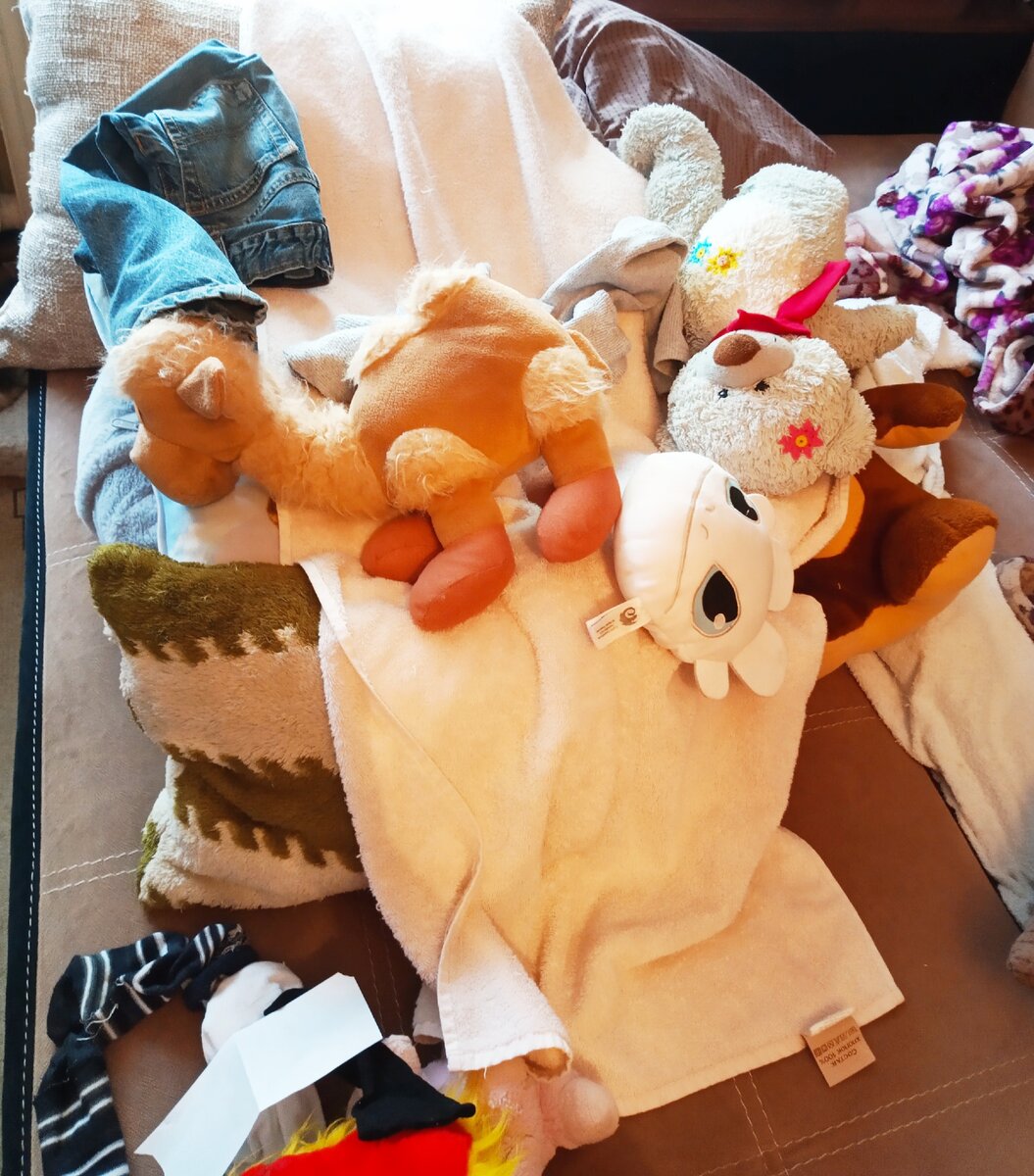 Это домик для кошек. Пока я готовила.