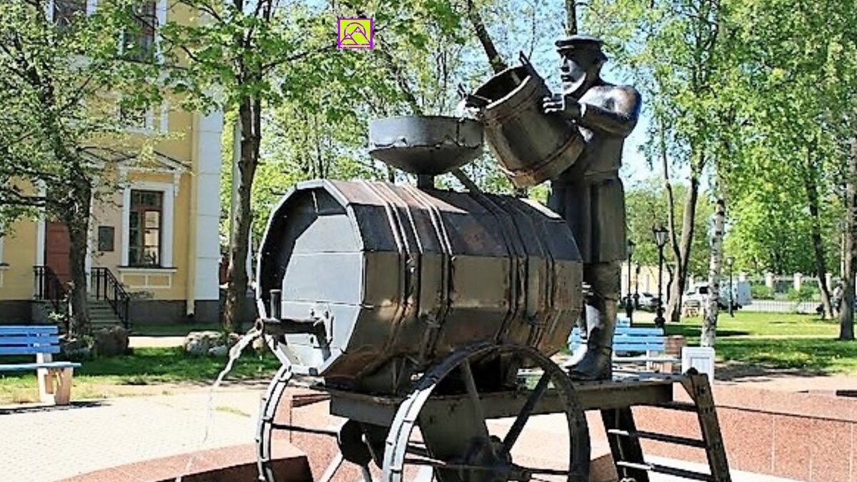 Памятник Водовозу.