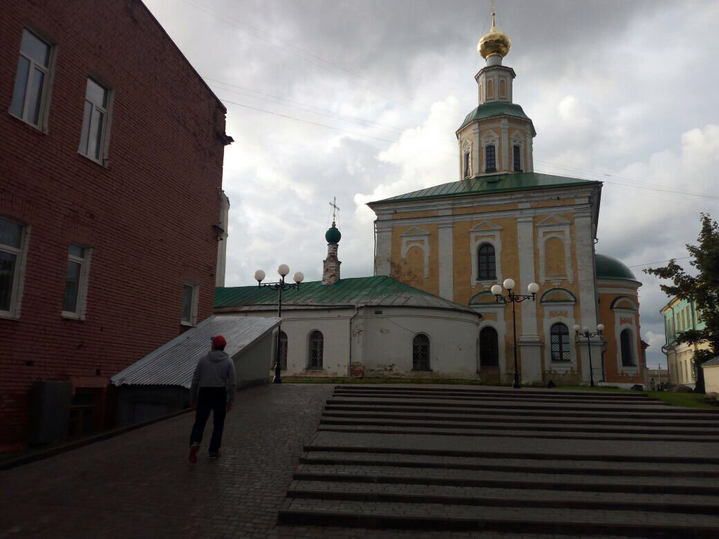 Прогуливаясь по Владимиру.