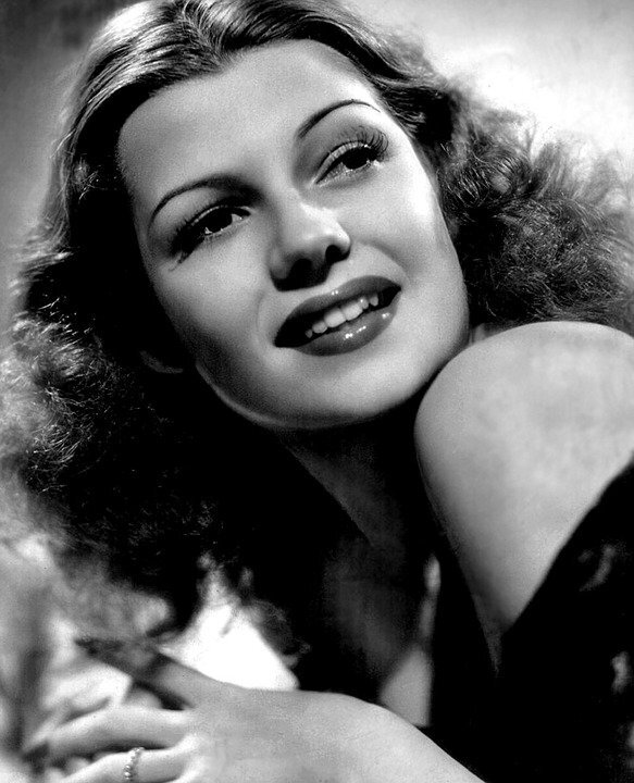 https://cdn.pixabay.com/photo/2014/07/18/08/08/rita-hayworth-396224_960_720.jpg