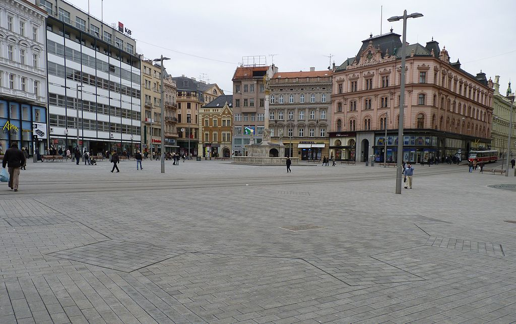 Контур бывшего костела на площади Свободы в Брно (фото с "Вики")