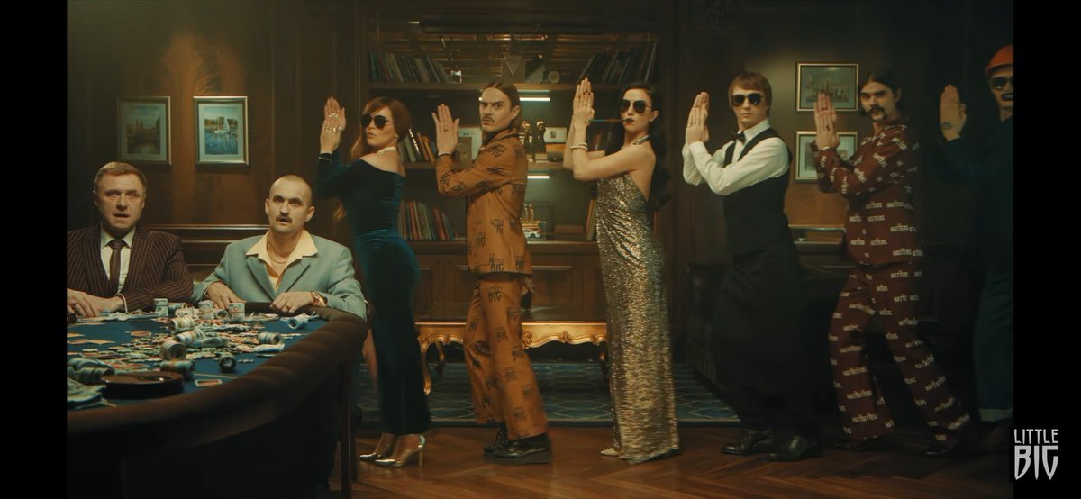 Кадр из клипа на песню "Hypnodancer". Фото из открытых источников