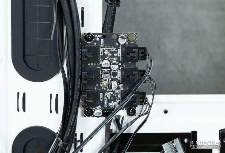 Источник: Elchapuzasinformatico.com                 Аппаратная часть "iCUE Lighting Node CORE" 