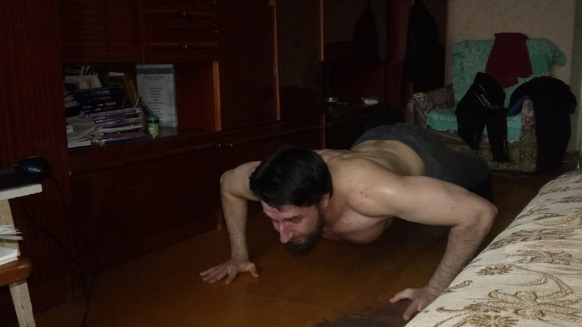 Отжимания от пола