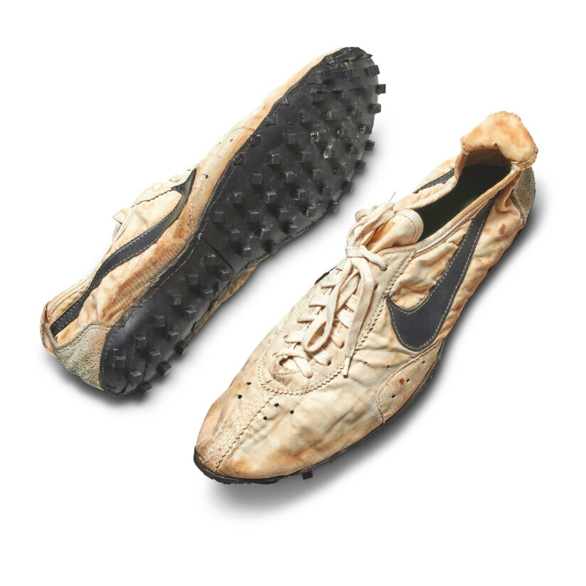 Источник фото: Sotheby’s | Кроссовки Nike Waffle Racing Flat Moon Shoe 1972 года