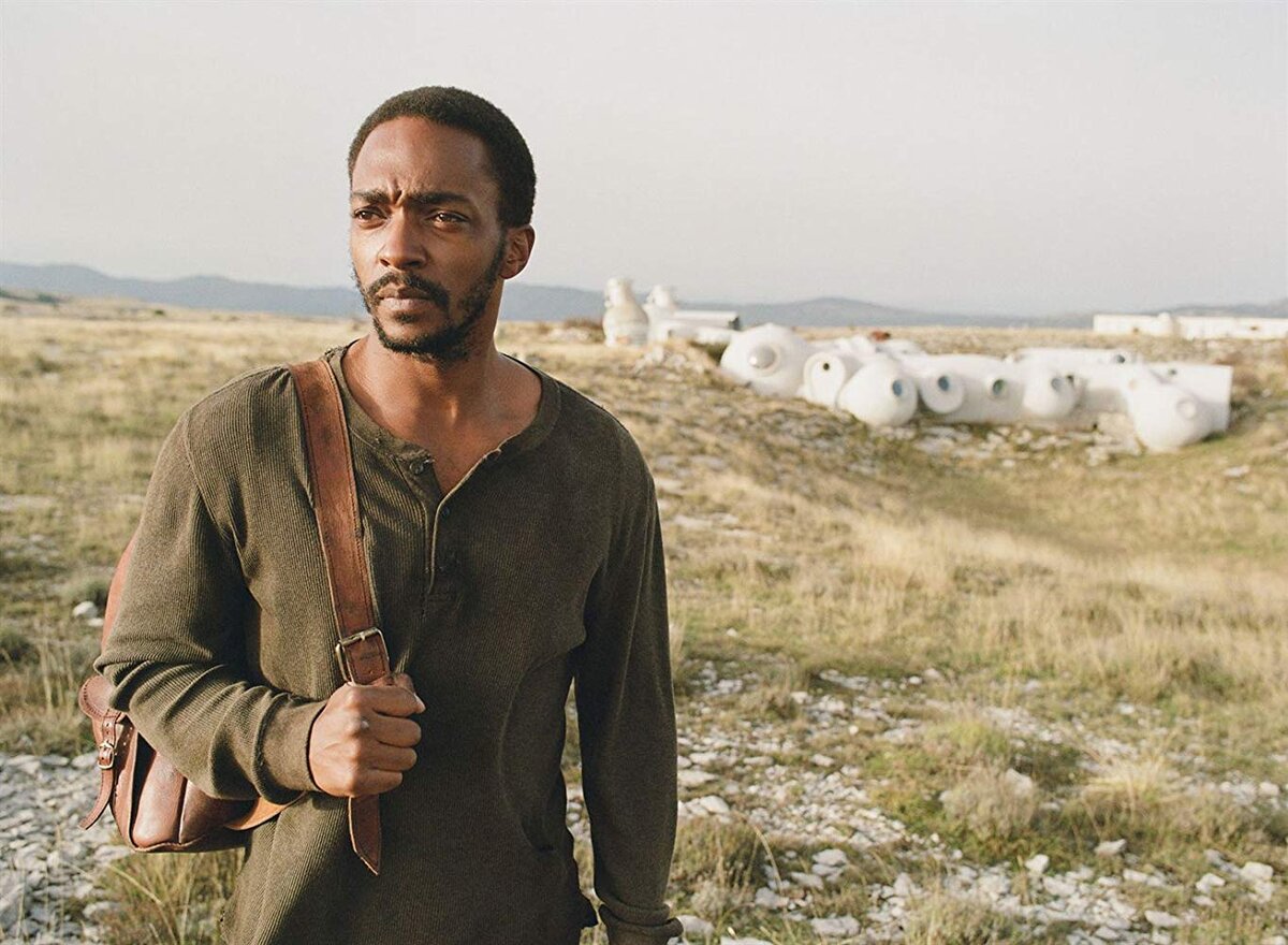 Энтони Маки в фильме «Ио», фото kino-teatr.ru 