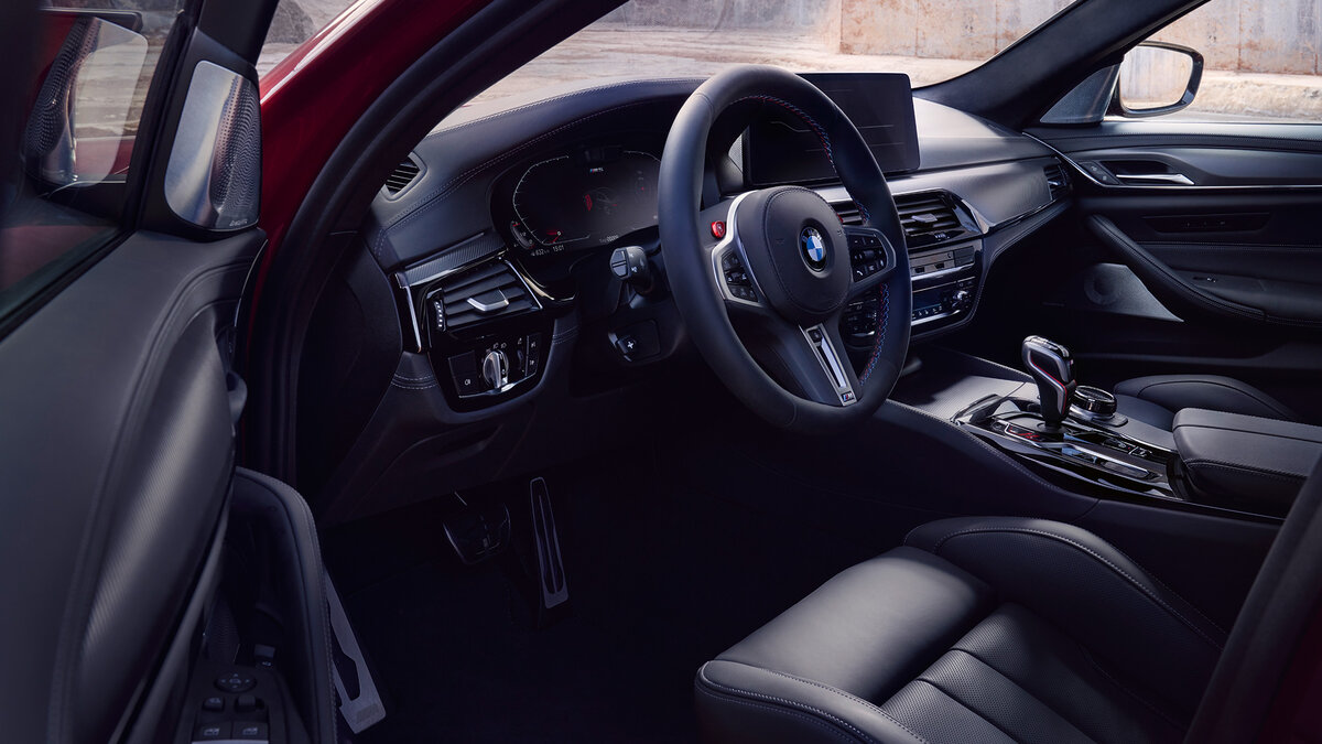 Салон BMW M5 Competition