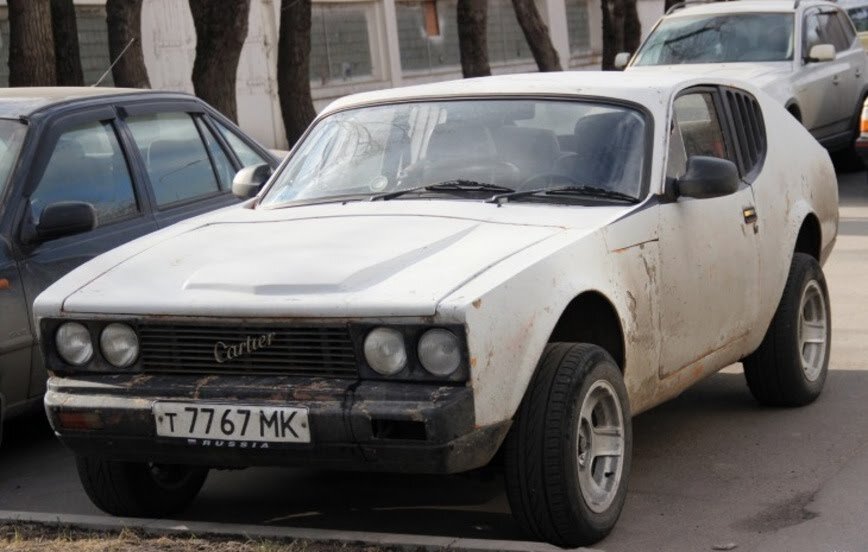 Делориан из деталей Волги, Жигули и Нивы. Машина оснащена двигателем от ВАЗ-2103