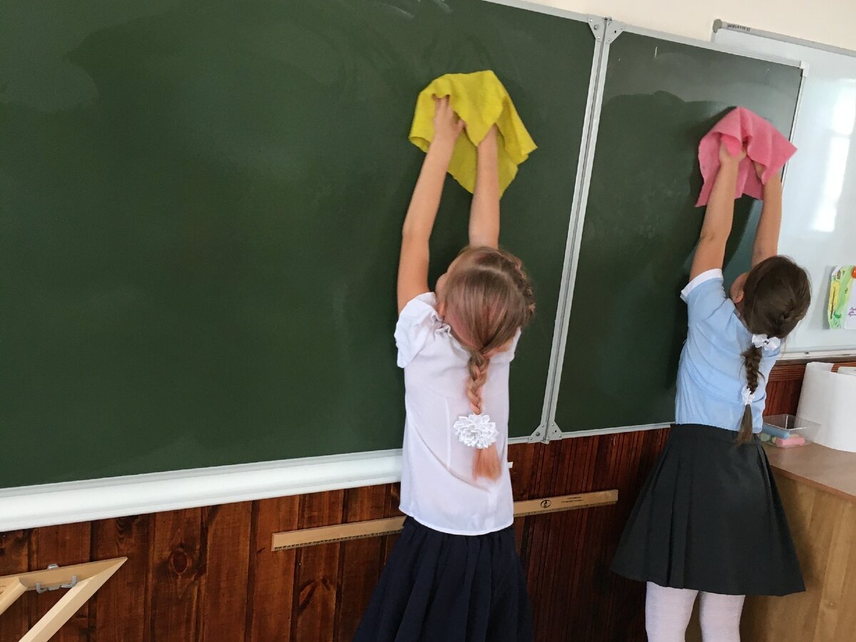 «Хочу вырасти, чтобы мыть доску в классе, когда я дежурная». 