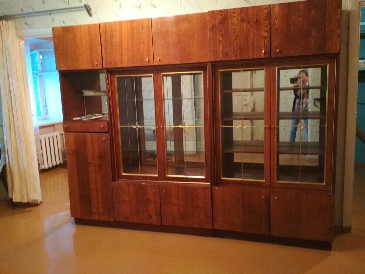 Шкаф ушёл с самовывозом за 500 рублей. 