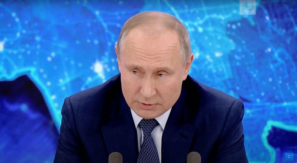 Фото с трансляции пресс-конференции.  НТВ