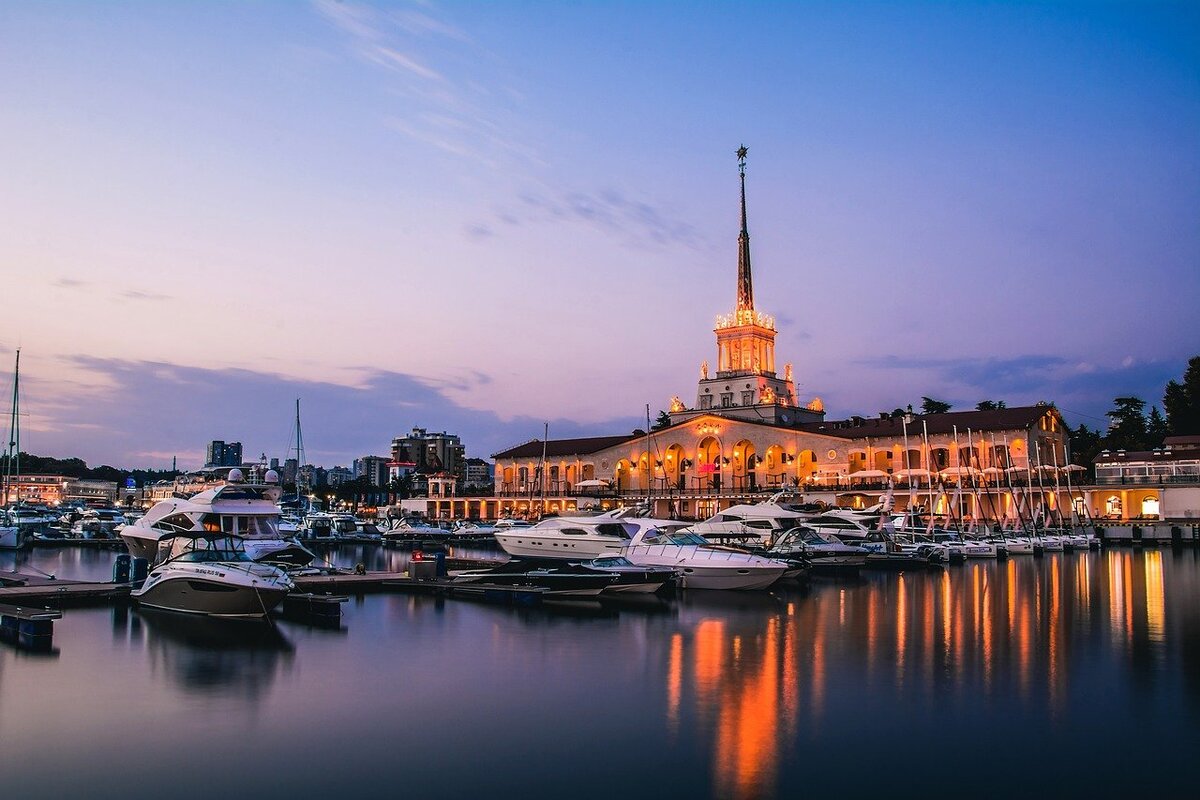 Фото сочинского морвокзала. Сайт Pixabay