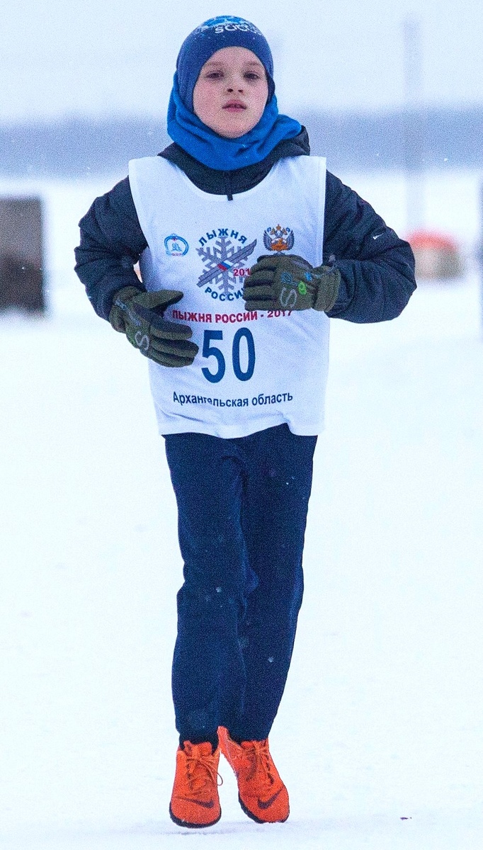 Денис Худяков