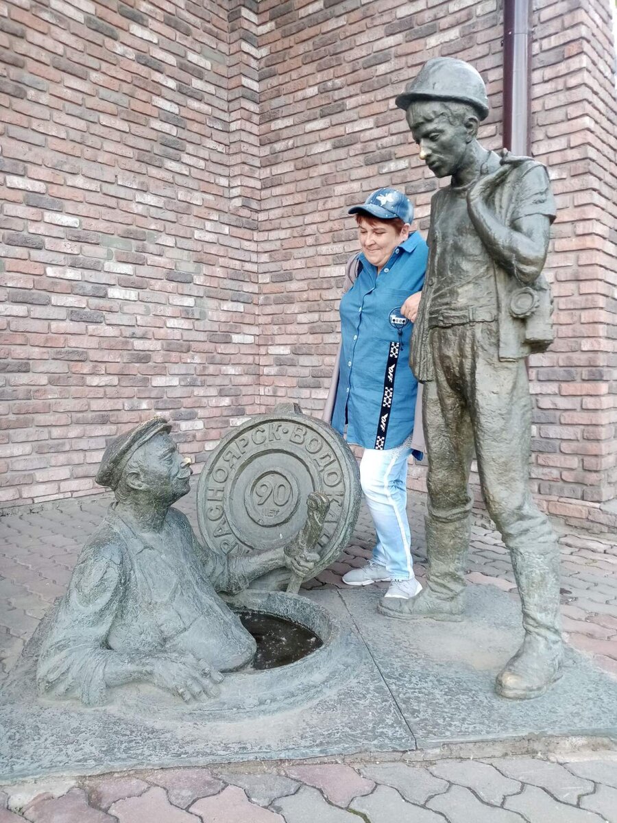 Скульптура сантехнику и стажёру. "Дядя Яша и стажёр "