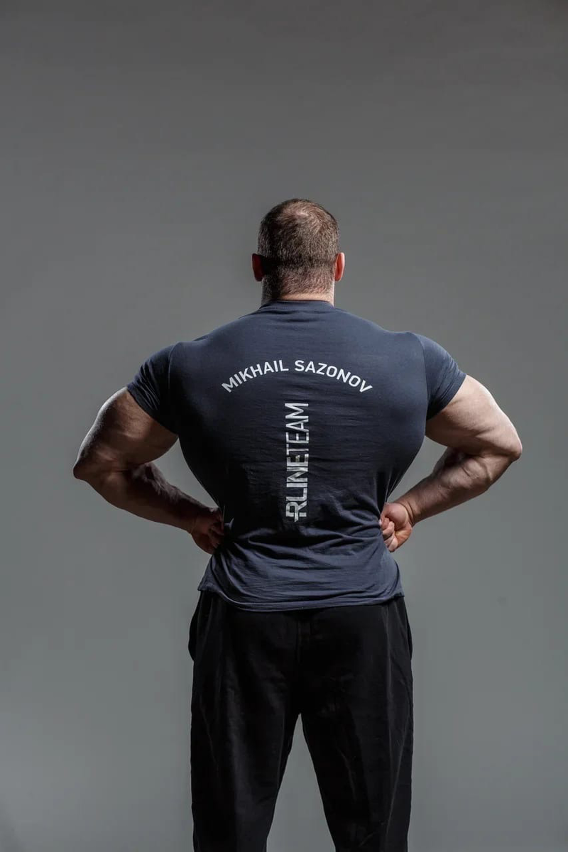 На фото: спортсмен команды RLine Nutrition Михаил Сазонов