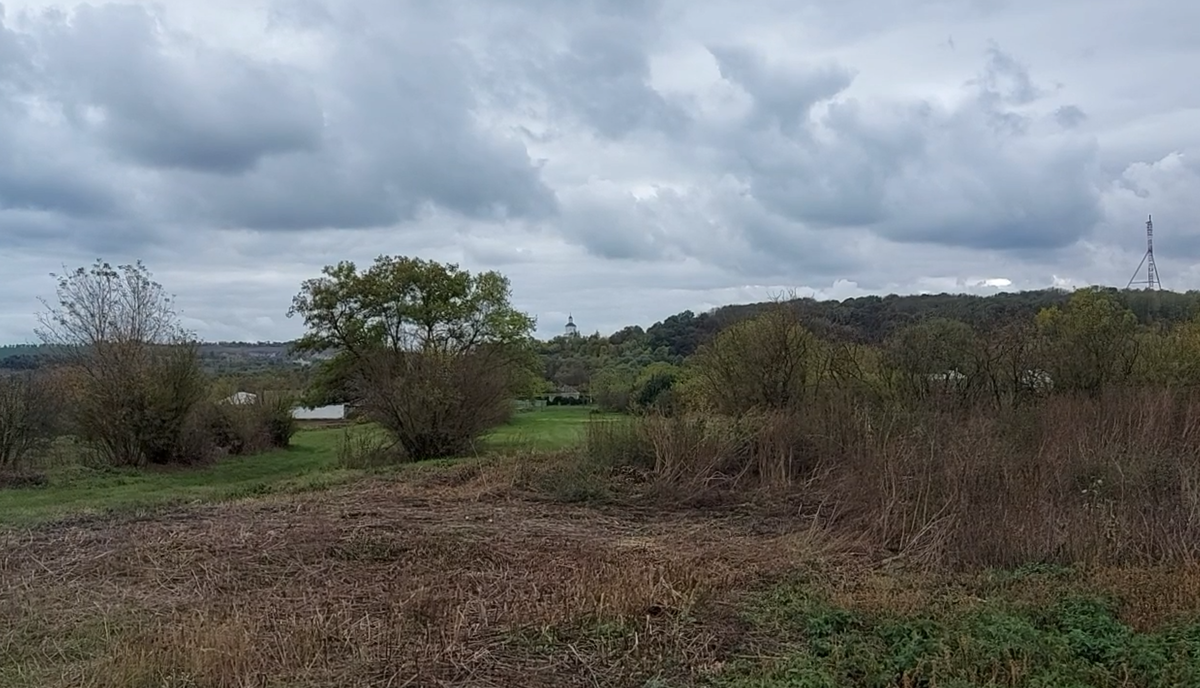 Место находится в 400 метрах от села, меньше будет посторонних глаз