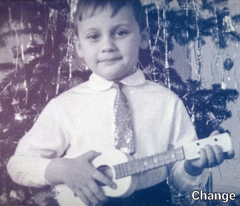 С детства был артистом