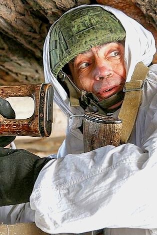 Фотография солдата-контрактника на тарритории Украины во время продвижения союзных войск. Фото из открытых источников для визуального сопровождения публикации