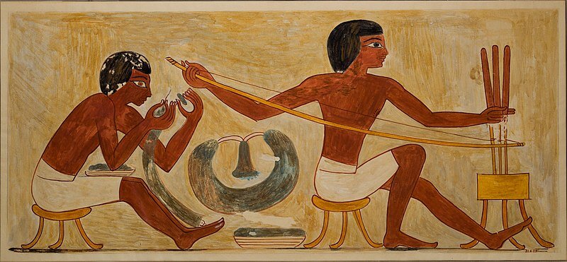 Нанизывание и просверливание бусин. Факсимиле из гробницы Рехмира 1504 –1425 годы до н.э.