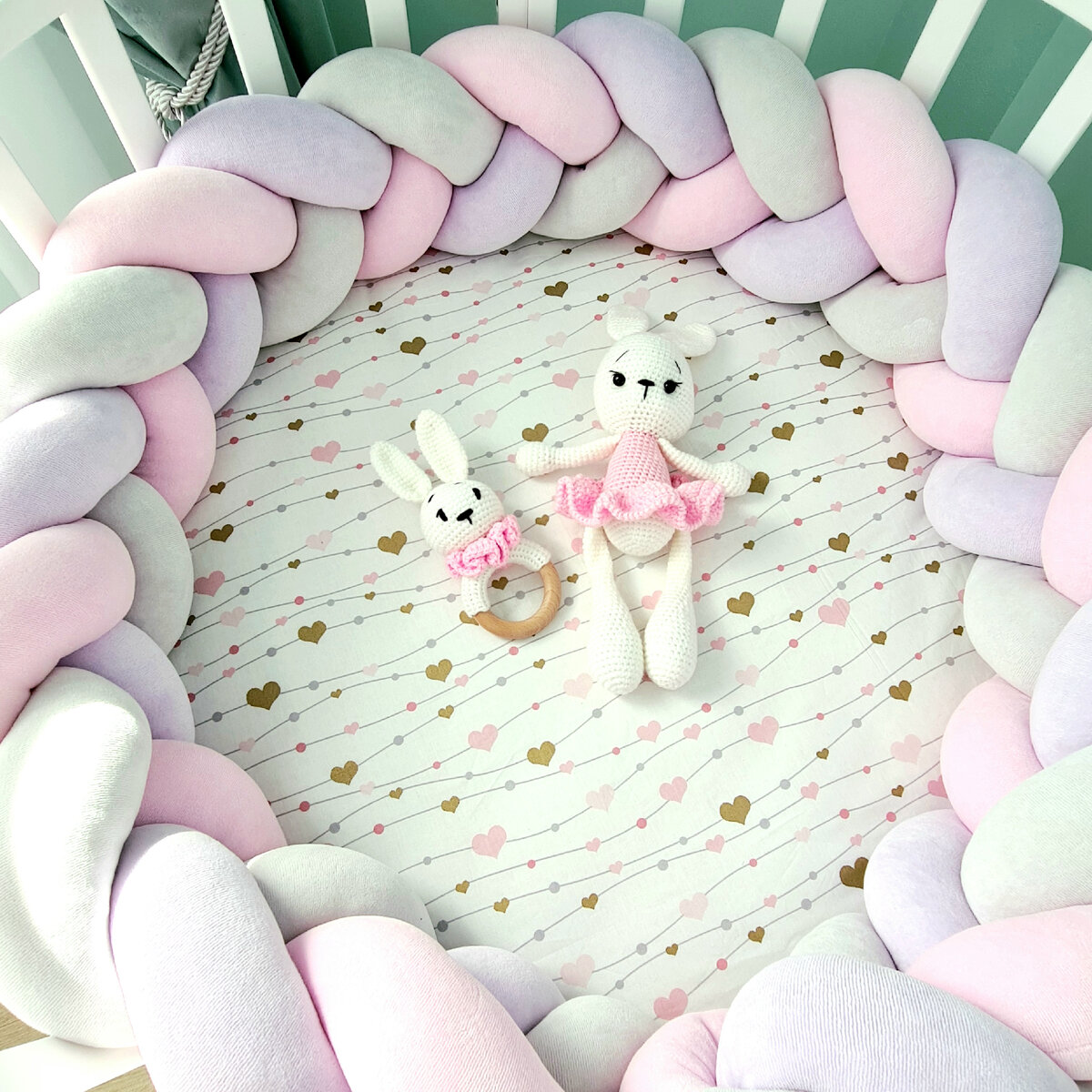 На фото: коса из хлопкового велюра.