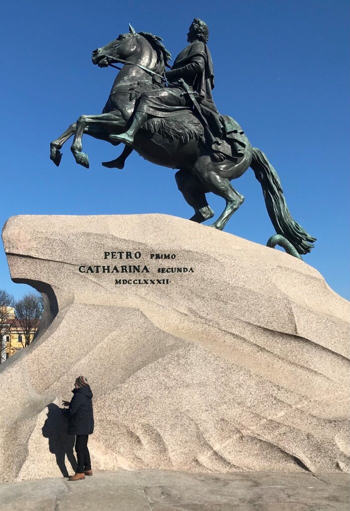 Кто поставил памятник петру. Памятник Петру 1 в Санкт-Петербурге медный всадник. Медный всадник памятник Петру 1. Медный всадник памятник медный всадник. Памятник Петру i медный всадник.