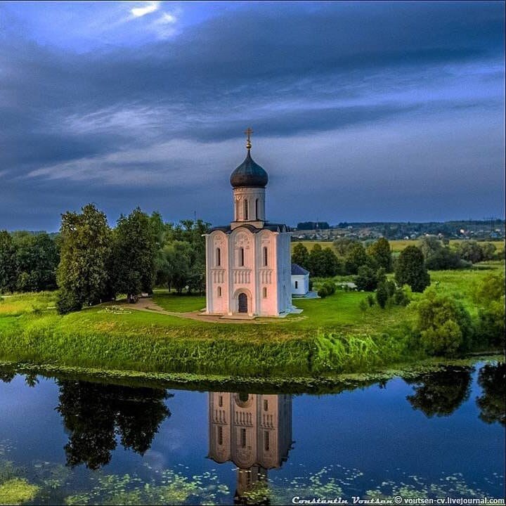 Храм Покрова на Нерли. Закат. Из интернета. 