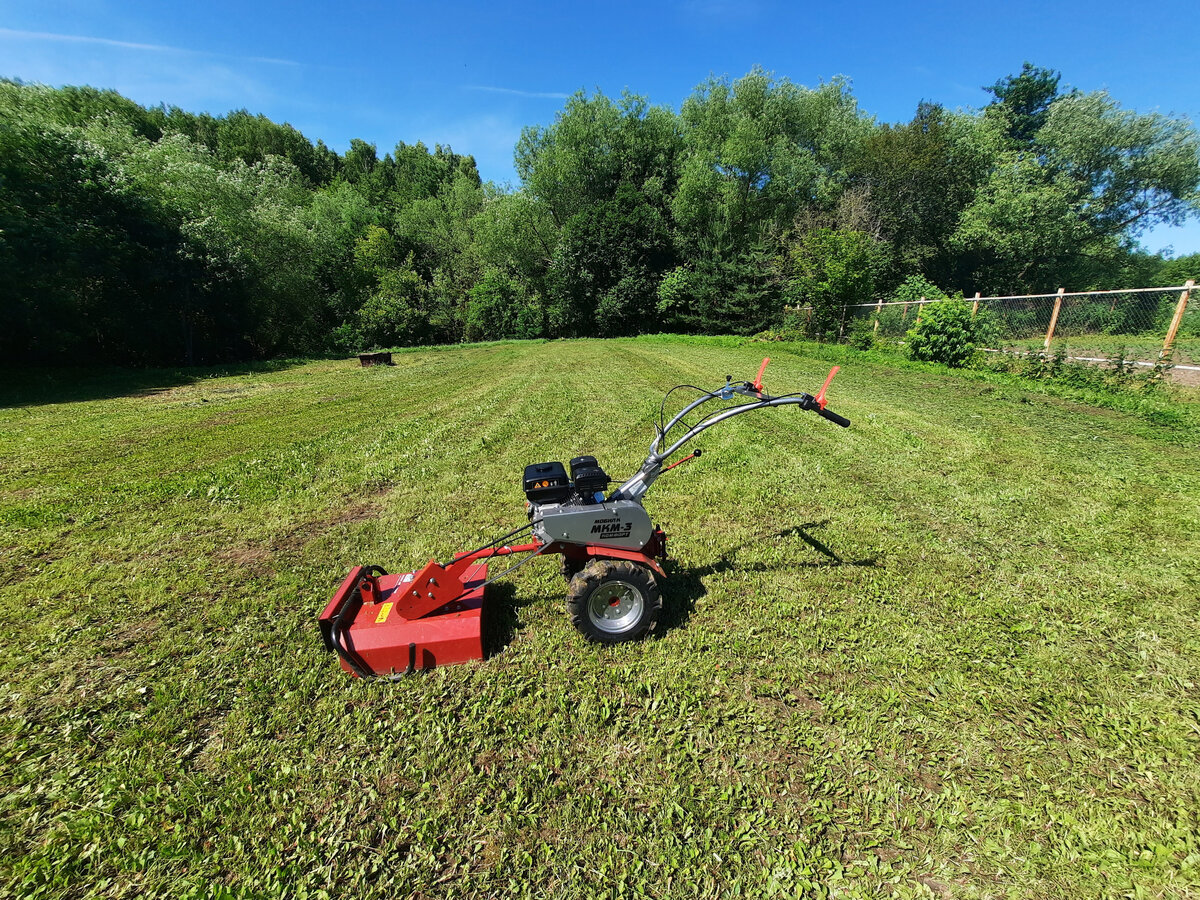 Мобил-К МКМ-3 Комфорт с установленной косилкой КМ-0,5 МБ 
