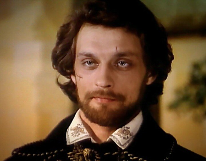 граф дебюсси домогаров. александр домогаров графиня де монсоро. александр домогаров графиня де монсоро. александр домогаров графиня де монсоро. домогаров в графине монсоро.