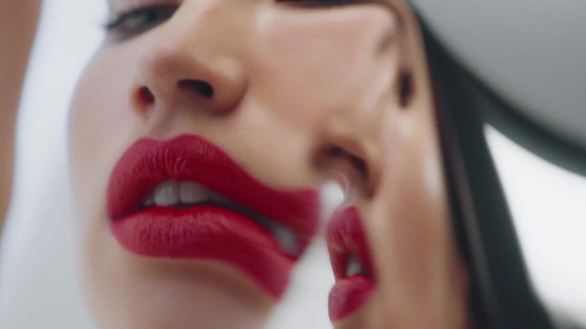   Рекламная кампания помады Isamaya Видео: Isamaya.com