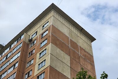    Загерметизированные межпанельные швы жилого дома в Мытищах ©Роман Яковлев Фото